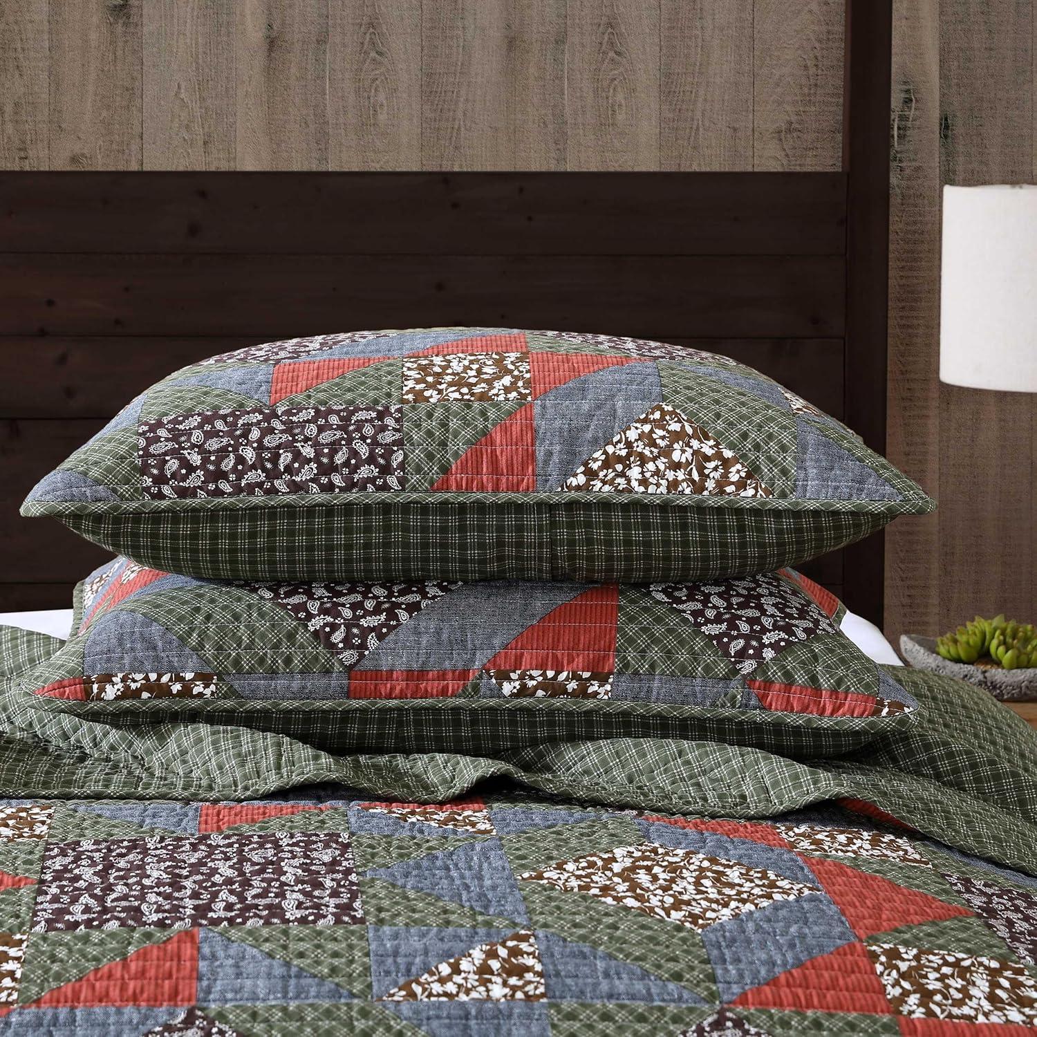 imageEddie Bauer Twin Quilt Set Reversible Bedding with Matching Sham MediumWeight for Year Round Use Dorm Essentials Classic Patchwork GreenBlock Patchwork Green