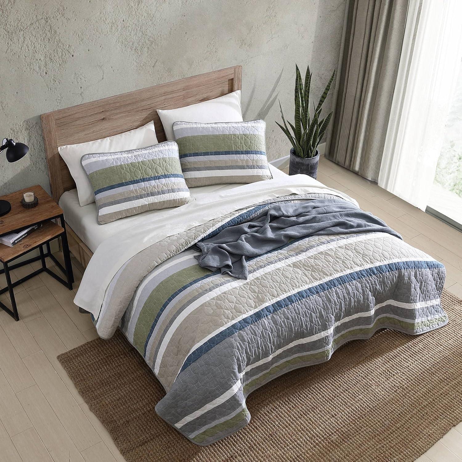 imageEddie Bauer Twin Quilt Set Reversible Bedding with Matching Sham Lightweight Home Decor for All Seasons Hidden Lake Blue TwinSalmon Ladder Beige