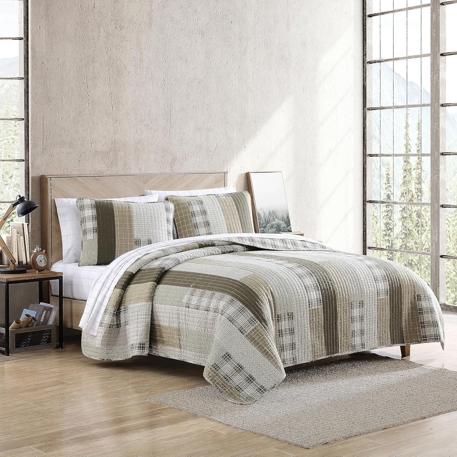 imageEddie Bauer Twin Quilt Set Reversible Cotton Bedding with Matching Sham Lightweight Home Decor for All Seasons Eastmont Navy TwinBeigeKhakiIvory