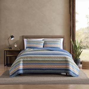Eddie Bauer – Twin Quilt Set, Reversible Bedding with Matching Sham, Lightweight Home Decor for All Seasons (Hidden Lake Blue, Twin)(Yakima Green)