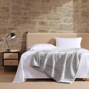 Eddie Bauer – Heated Blanket, Ultra-Soft Rib Plush Throw Blanket w/Solid Sherpa Reverse, Knitted Bedding for Couch or Bed w/ 4 Heat Settings & Auto Shut-Off (Lookout Mountain Green, 50″ x 70″)(Lookout Mountain Green)