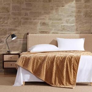 Eddie Bauer – Twin Heated Blanket, Ultra-Soft Rib Plush Throw Blanket with Solid Sherpa Reverse, Knitted Bedding with 10 Heat Settings & Auto Shut-Off (Lookout Mountain Grey)(Mountain Valley Brown)